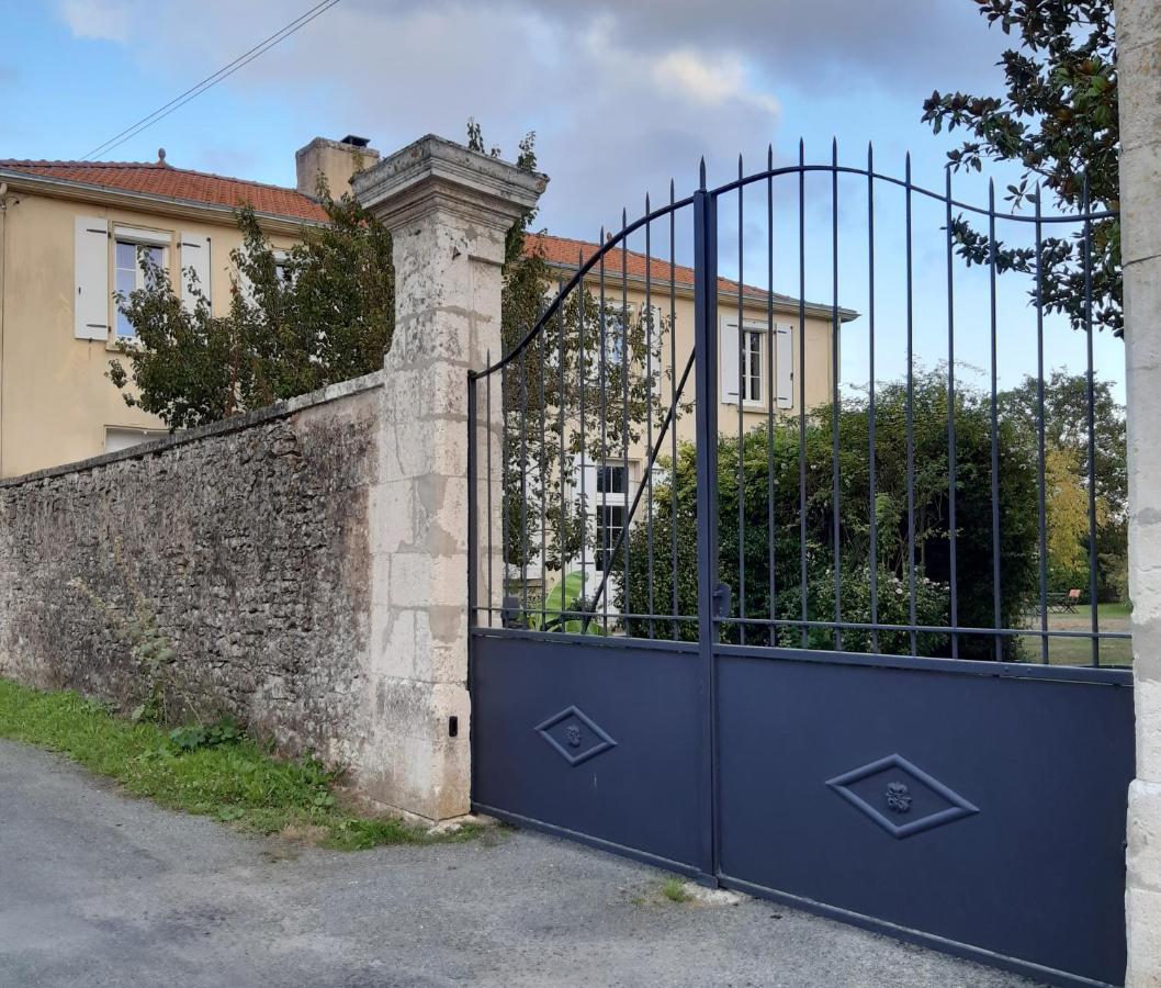 Bed and Breakfast La Cle Du Puy Cabariot Екстер'єр фото